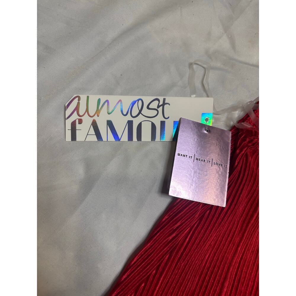 Almost Famous Red Pleated 2-Piece Set SZ XL - Picture 4 of 5
